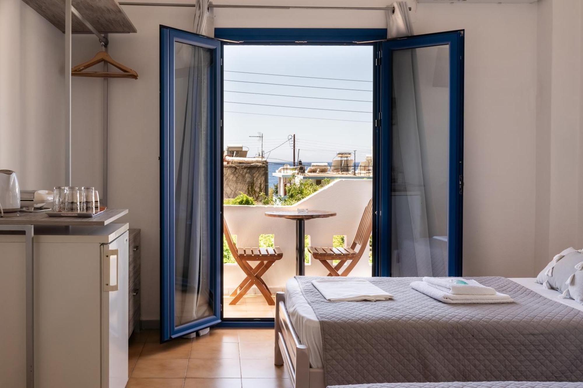 Giannis Rooms Айіа-Румелі Екстер'єр фото
